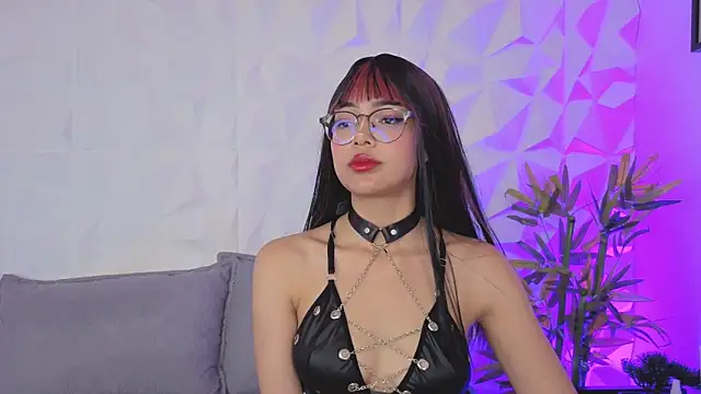 Snapshot of _ViolletteNoir_ chatting on 12.13.25 ViolletteNoir online show from 12.13.25