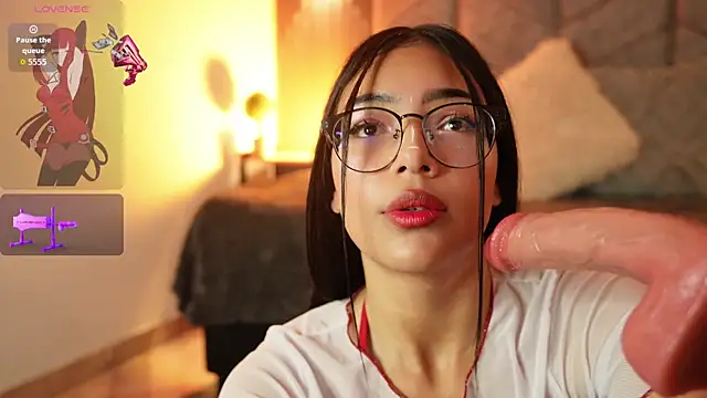 Snapshot of _ViolletteNoir_ chatting on 01.14.26 ViolletteNoir online show from 01.14.26