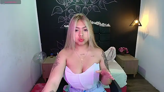 Snapshot of AriannaFox_ chatting on 11.08.25 AriannaFox online show from 11.08.25