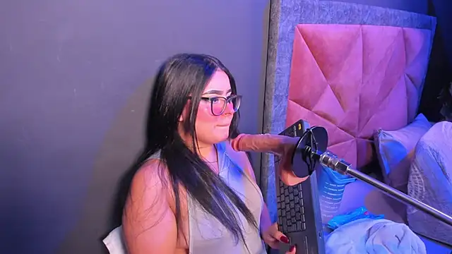 Amy whittee online show from 04.24.26