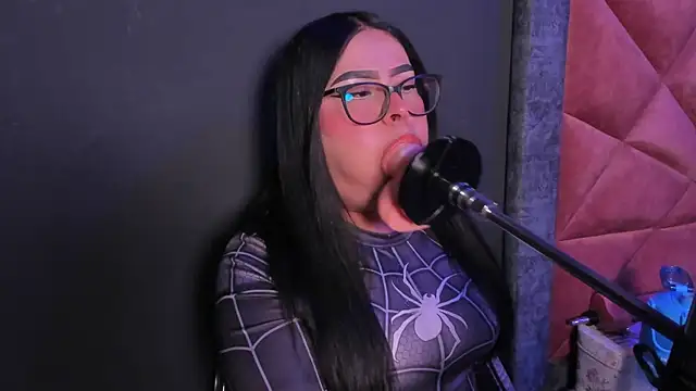 Amy whittee online show from 05.16.26