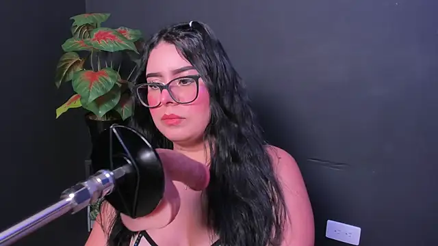 Amy whittee online show from 07.06.26