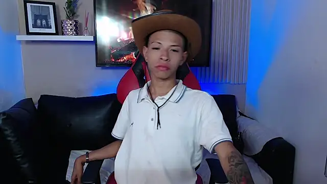 Snapshot of Tessachains_2_ chatting on 12.01.25 Tessachains 2 online show from 12.01.25