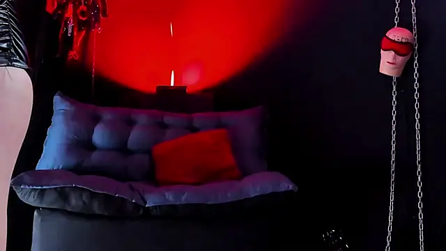 Snapshot of KatrinaStone chatting on 02.25.26 KatrinaStone online show from 02.25.26