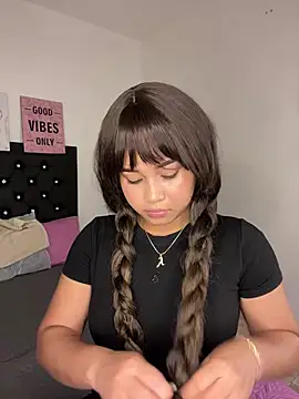 Snapshot of LoliitaBennett chatting on 01.10.26 LoliitaBennett online show from 01.10.26