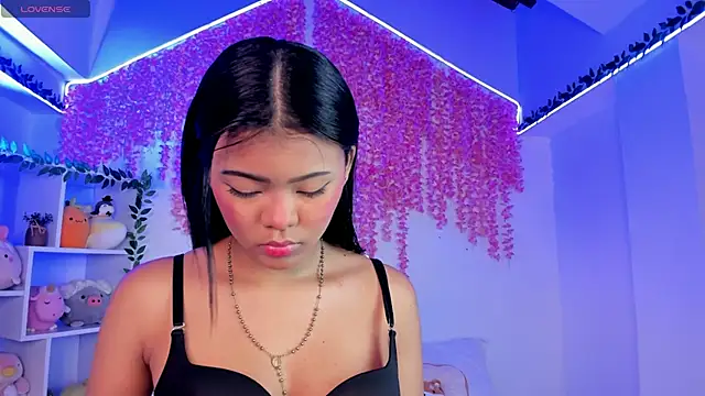 Snapshot of _hanna_sky chatting on 11.28.25 hanna sky online show from 11.28.25