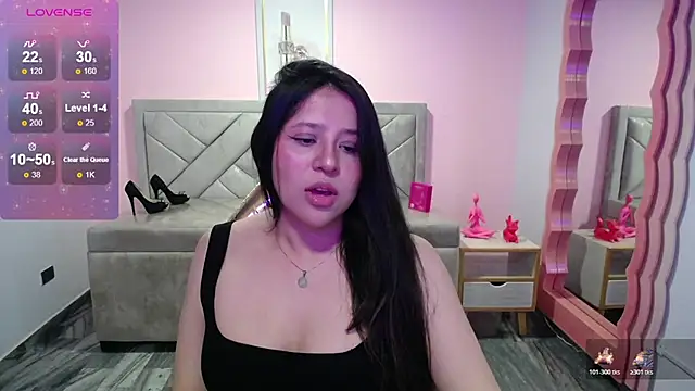 Snapshot of aria_ch2 chatting on 12.13.25 aria ch2 online show from 12.13.25