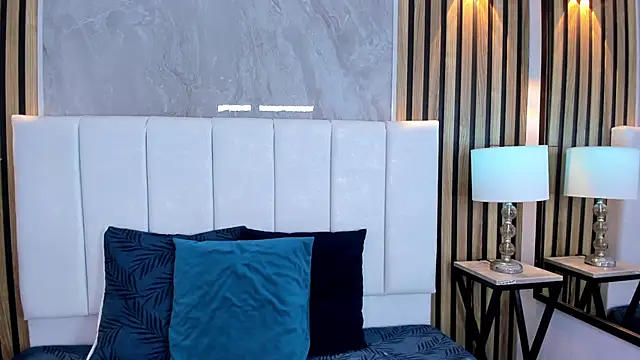 Snapshot of Carlotta_de_velour chatting on 11.25.25 Carlotta de velour online show from 11.25.25