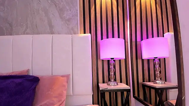 Carlotta de velour online show from 05.01.26