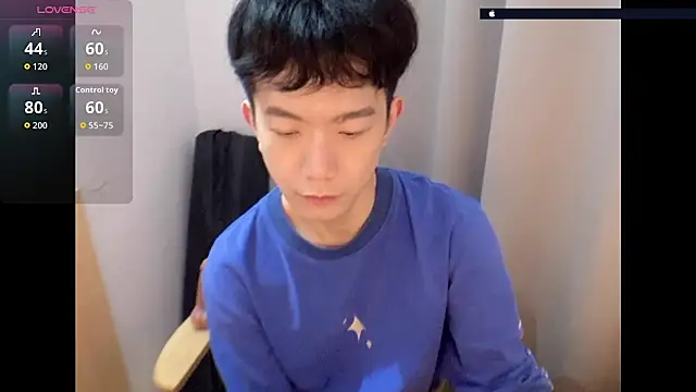 Snapshot of CouplingCry chatting on 04.18.26 CouplingCry online show from 04.18.26