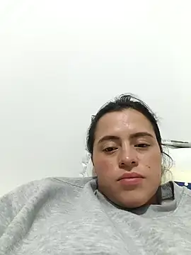 Snapshot of ALEJA__22 chatting on 12.15.25 ALEJA 22 online show from 12.15.25