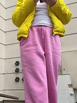 Snapshot of pervimilf chatting on 11.12.25 pervimilf online show from 11.12.25