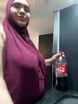 Snapshot of sweetmuslim01 chatting on 01.24.25 sweetmuslim01 online show from 01.24.25