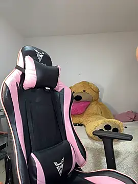 Snapshot of sweetmuslim01 chatting on 02.23.25 sweetmuslim01 online show from 02.23.25