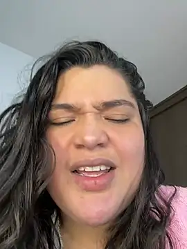 Snapshot of sweetmuslim01 chatting on 03.10.25 sweetmuslim01 online show from 03.10.25