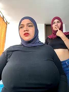 Snapshot of sweetmuslim01 chatting on 09.26.25 sweetmuslim01 online show from 09.26.25