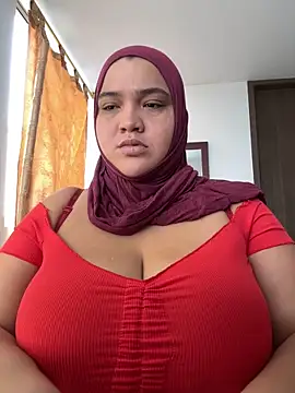 Snapshot of sweetmuslim01 chatting on 10.12.25 sweetmuslim01 online show from 10.12.25