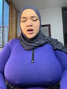 Snapshot of sweetmuslim01 chatting on 12.18.25 sweetmuslim01 online show from 12.18.25