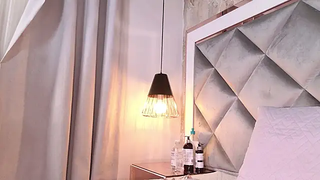 Snapshot of crystal_gilton chatting on 07.19.26 crystal gilton online show from 07.19.26