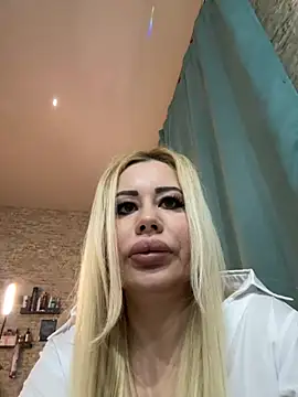 Snapshot of MonnyStef chatting on 01.19.26 MonnyStef online show from 01.19.26