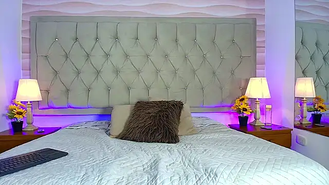 Snapshot of Liathompson_FG chatting on 11.20.25 Liathompson FG online show from 11.20.25