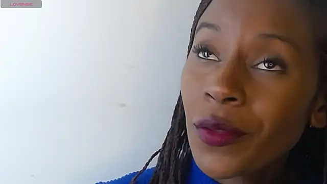 Snapshot of Aliis_Love chatting on 12.19.25 Aliis Love online show from 12.19.25