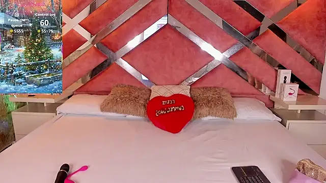 Lily Queen30 online show from 12.20.25