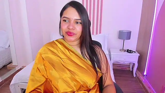 Snapshot of _Krishaa chatting on 11.12.25 Krishaa online show from 11.12.25