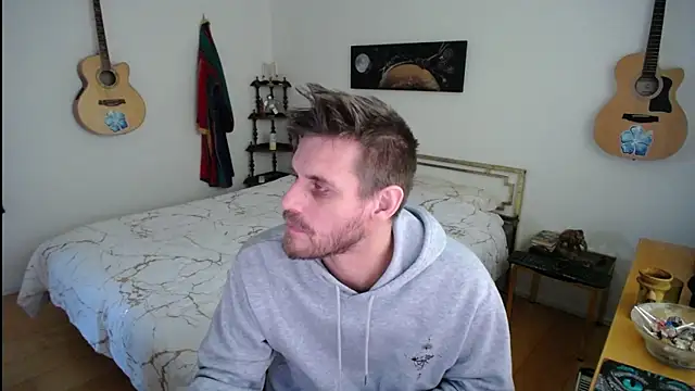 Snapshot of skatejocke chatting on 11.26.25 skatejocke online show from 11.26.25