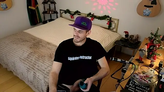 Snapshot of skatejocke chatting on 12.17.25 skatejocke online show from 12.17.25