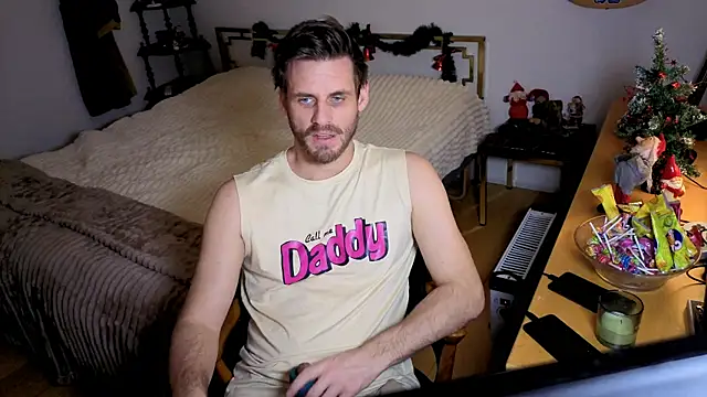 Snapshot of skatejocke chatting on 12.21.25 skatejocke online show from 12.21.25