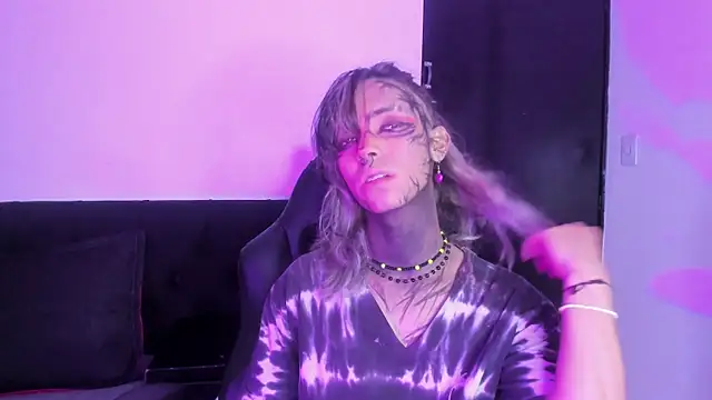 luxiel  online show from 11.15.25