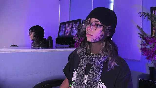 luxiel  online show from 12.03.25