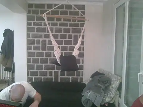 Snapshot of samia42 chatting on 11.28.25 samia42 online show from 11.28.25