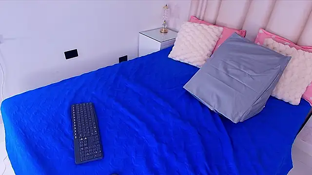 alanarose18 online show from 02.12.26