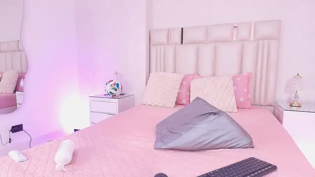 alanarose18 online show from 06.24.26