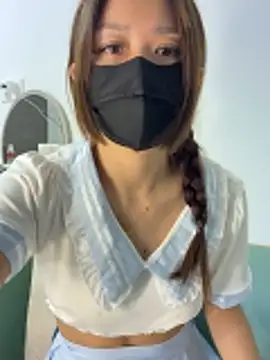 Snapshot of Cara-02 chatting on 11.27.25 Cara-02 online show from 11.27.25