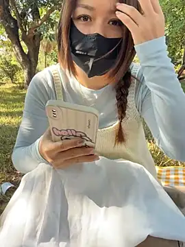 Snapshot of Cara-02 chatting on 12.17.25 Cara-02 online show from 12.17.25