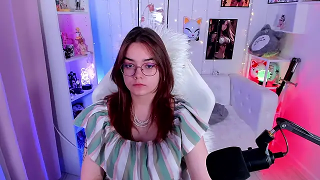 Snapshot of Lily__Evans chatting on 11.23.25 Lily Evans online show from 11.23.25