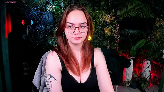 Snapshot of Lily__Evans chatting on 11.25.25 Lily Evans online show from 11.25.25