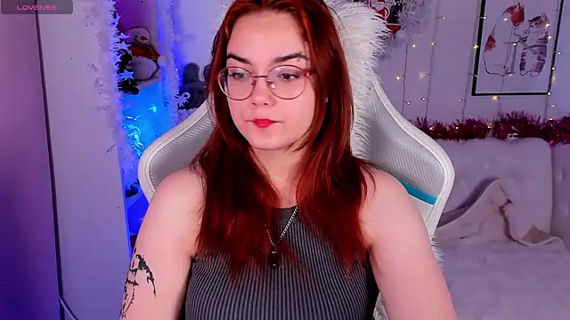 Snapshot of Lily__Evans chatting on 01.08.26 Lily Evans online show from 01.08.26