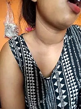 Snapshot of Sexy_Divya__ chatting on 06.25.26 Sexy Divya online show from 06.25.26