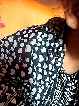 Snapshot of Sexy_Divya__ chatting on 06.26.26 Sexy Divya online show from 06.26.26