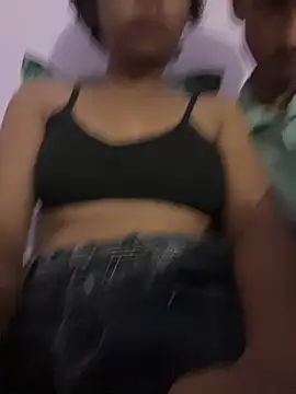 Snapshot of horny_sanya_cpl chatting on 11.08.25 horny sanya cpl online show from 11.08.25