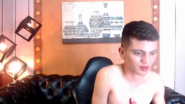 Lucian Mills online show from 11.08.25