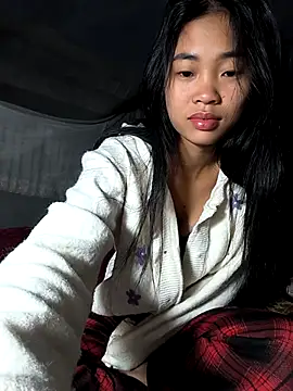 Snapshot of Lynly_k2 chatting on 11.29.25 Lynly k2 online show from 11.29.25