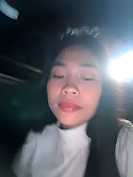 Snapshot of Lynly_k2 chatting on 12.19.25 Lynly k2 online show from 12.19.25