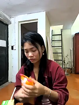 Snapshot of Lynly_k2 chatting on 05.02.26 Lynly k2 online show from 05.02.26