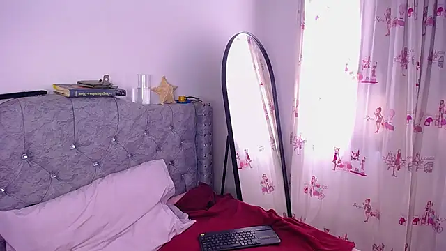 Snapshot of _Pariiss chatting on 12.01.25 Pariiss online show from 12.01.25