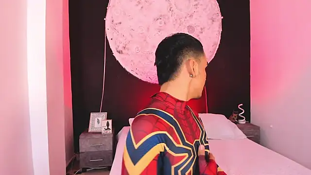 Snapshot of NicoKingg_ chatting on 11.19.25 NicoKingg online show from 11.19.25